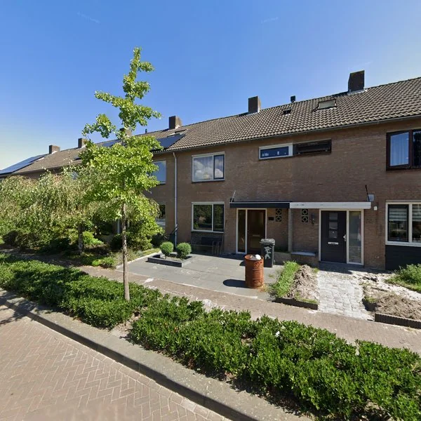 Straatbeeld van Massenetstraat 24, 5144WR Waalwijk