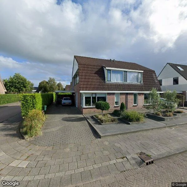Straatbeeld van Mefrou Schiffstrjitte 10, 9104HD Damwâld