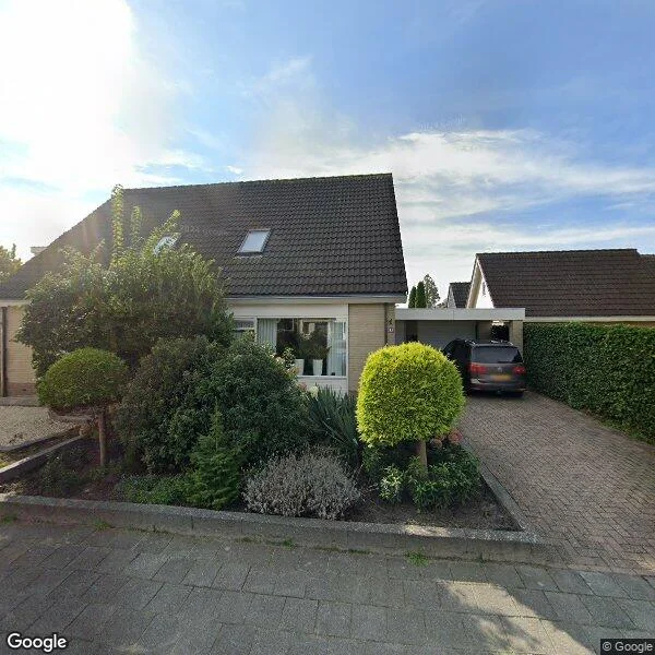 Straatbeeld van Mennerdahôf 2, 9033XE Deinum