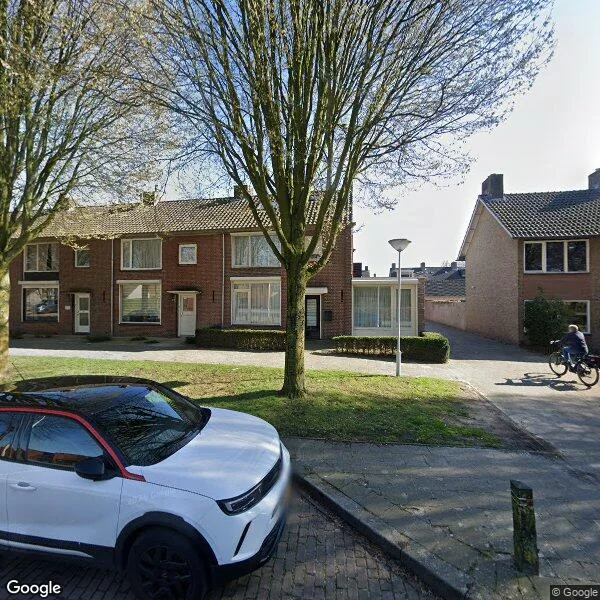 Straatbeeld van Mgr. Zwijsenstraat 76, 5683HD Best