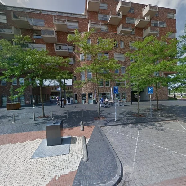 Straatbeeld van Middeldijkerplein 104, 2993DL Barendrecht