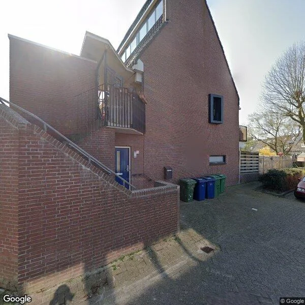 Straatbeeld van Middenhof 15, 1354ED Almere