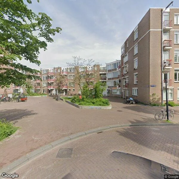 Straatbeeld van Minahassastraat 27, 1094RT Amsterdam