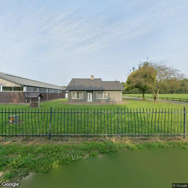 Straatbeeld van Molenbeekweg 2, 5951NZ Belfeld