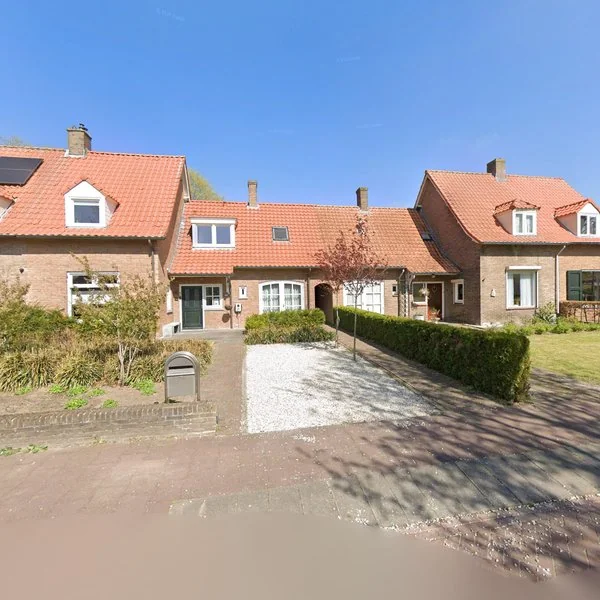 Straatbeeld van Molenstraat 6, 5384KZ Heesch