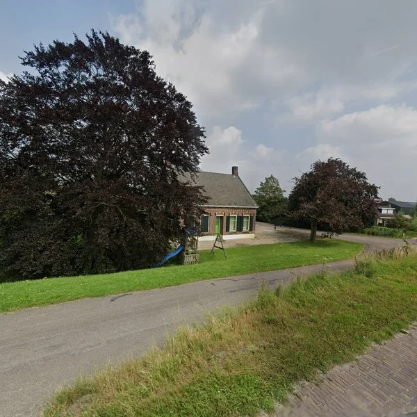Straatbeeld van Molenstraat 94, 4793RC Fijnaart