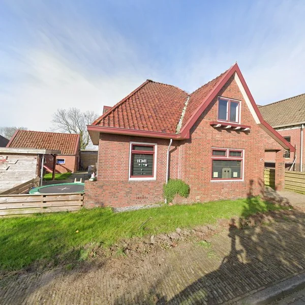 Straatbeeld van Molenweg 2, 9908PM Godlinze