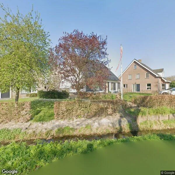 Straatbeeld van Molenweg 8, 5396NA Lithoijen