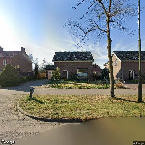Straatbeeld van Monseigneur Suijsstraat 11, 5375AE Reek