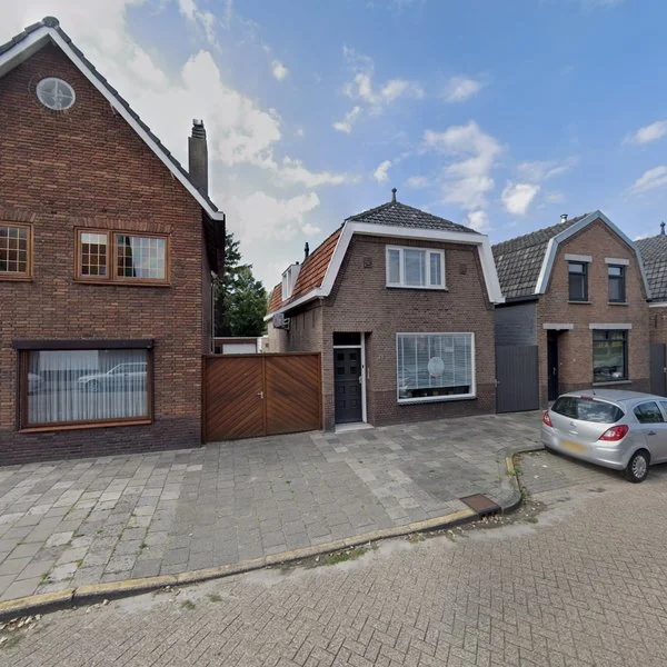Straatbeeld van Monseigneur Völkerstraat 28, 5171JN Kaatsheuvel