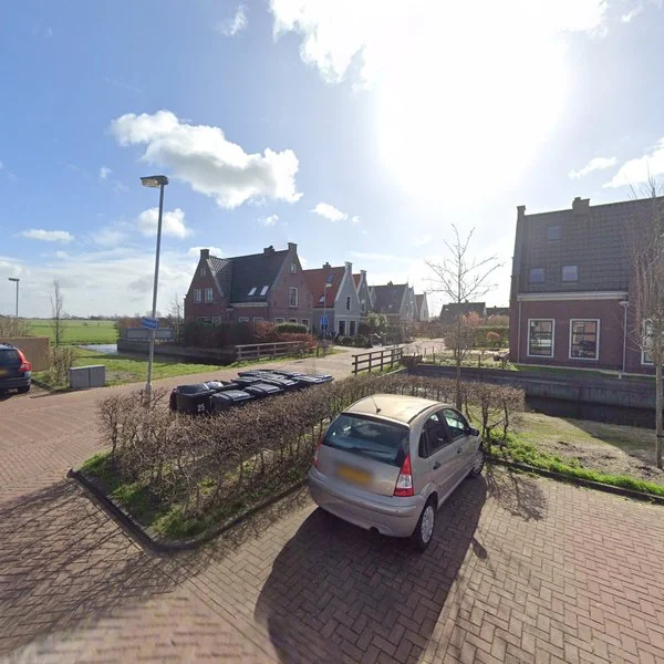 Straatbeeld van Motorrijtuigstraat 32, 1151DJ Broek in Waterland