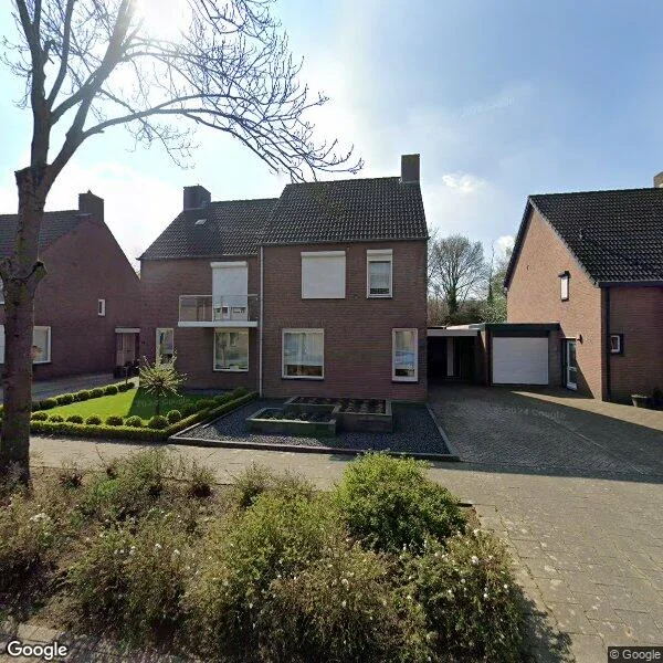 Straatbeeld van Mussenberg 74, 6005LG Weert