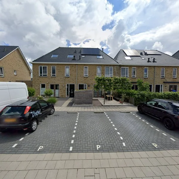 Straatbeeld van Nauernasche Vaartdijk 53, 1551BA Westzaan
