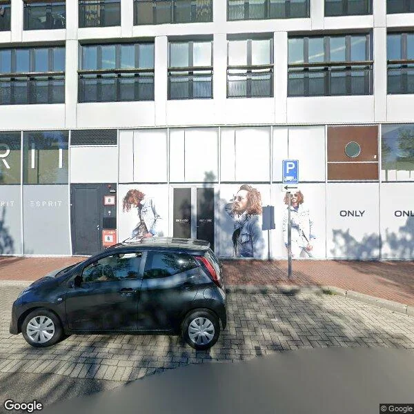 Straatbeeld van Nederlandlaan 162, 2711JD Zoetermeer