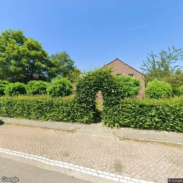 Straatbeeld van Nieuw Holsterweg 15, 6061EG Posterholt