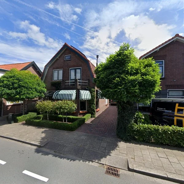 Straatbeeld van Nieuweweg 221, 3371CN Hardinxveld-Giessendam