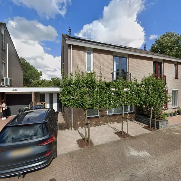 Straatbeeld van Nijvergouw 48, 1352CD Almere
