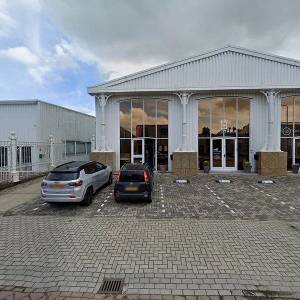 Straatbeeld van Nijverheidsweg 7, 3381LM Giessenburg