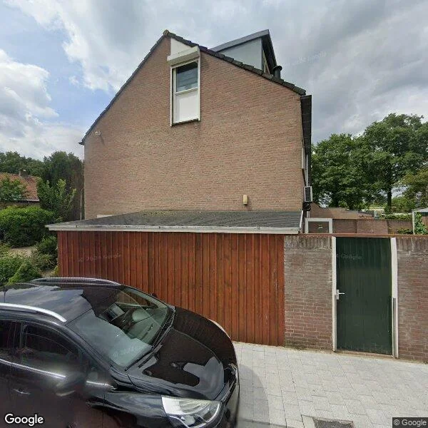 Straatbeeld van Oeralweg 37, 5022GR Tilburg