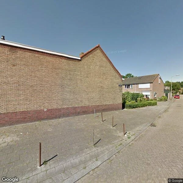 Straatbeeld van Oeralweg 79, 5022GR Tilburg