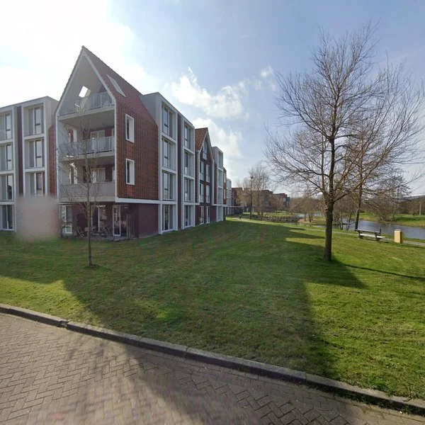Straatbeeld van Oeverwal 129, 1718DB Hoogwoud