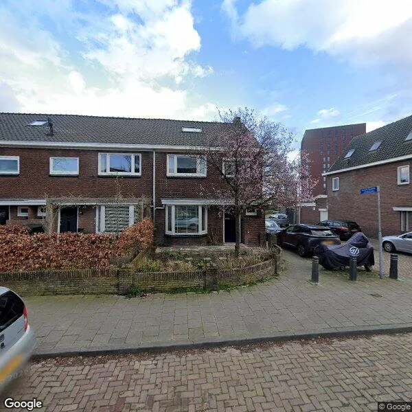Straatbeeld van Oisterwijksebaan 80, 5018CC Tilburg
