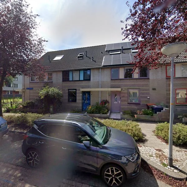 Straatbeeld van Oliver Hardystraat 7, 1325CR Almere