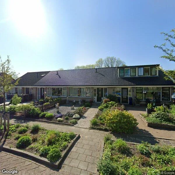 Straatbeeld van Olmenlaan 11, 1722ZZ Zuid-Scharwoude