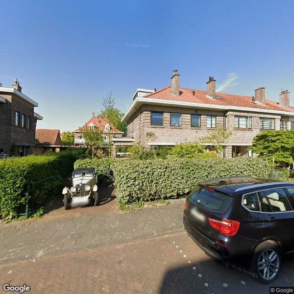 Straatbeeld van Ooievaarlaan 10, 2566WT Den Haag