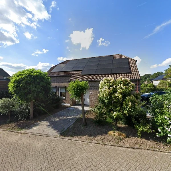 Straatbeeld van Ooievaarstraat 8, 5941JH Velden