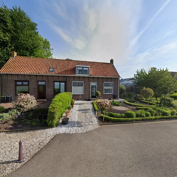 Straatbeeld van Oosteinde 13, 3366BE Wijngaarden