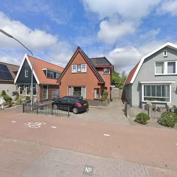 Straatbeeld van Oosteinderweg 27, 1687AA Wognum