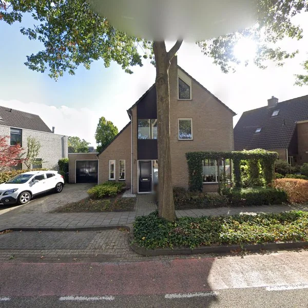 Straatbeeld van Oosteinderweg 80, 5247WG Rosmalen