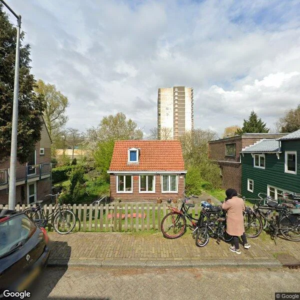 Straatbeeld van Oostzanerdijk 76, 1035RG Amsterdam