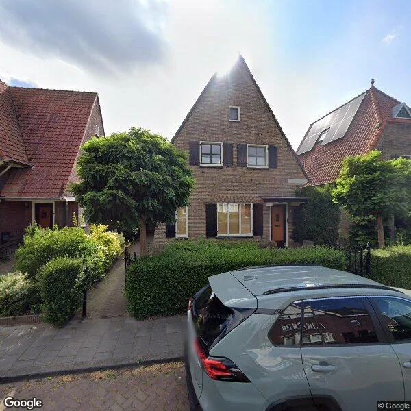 Straatbeeld van Oranjelaan 11, 5707BJ Helmond