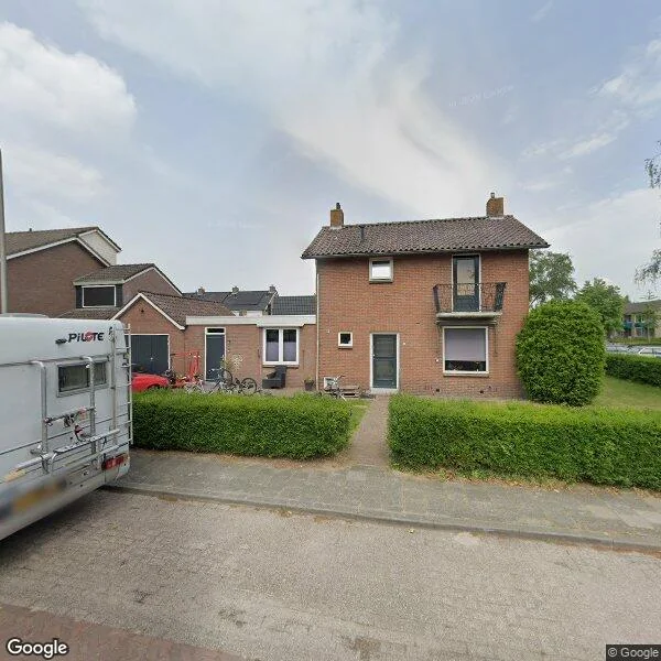Straatbeeld van Oranjestraat 34, 7951BH Staphorst