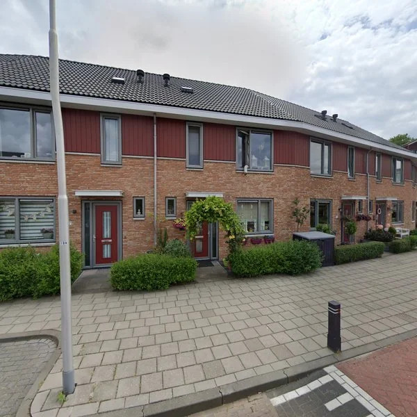 Straatbeeld van Oranjestraat 95, 3295AR 's-Gravendeel