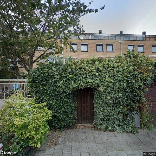 Straatbeeld van Oude Haagweg 126, 2552GS Den Haag