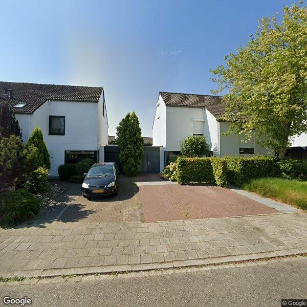 Straatbeeld van Overhoven 120, 6136EH Sittard