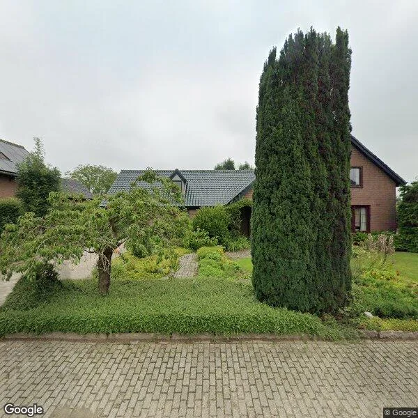 Straatbeeld van Paarloweg 15b, 6077NR Sint Odiliënberg