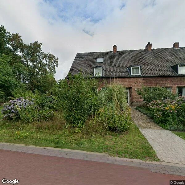 Straatbeeld van Parallelweg 13, 5674TP Nuenen