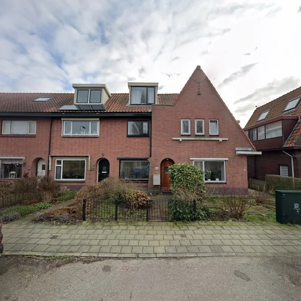 Straatbeeld van Parallelweg 141, 2182CS Hillegom