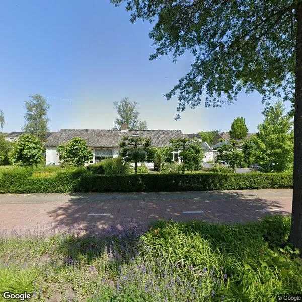 Straatbeeld van Parallelweg 17, 4143LA Leerdam