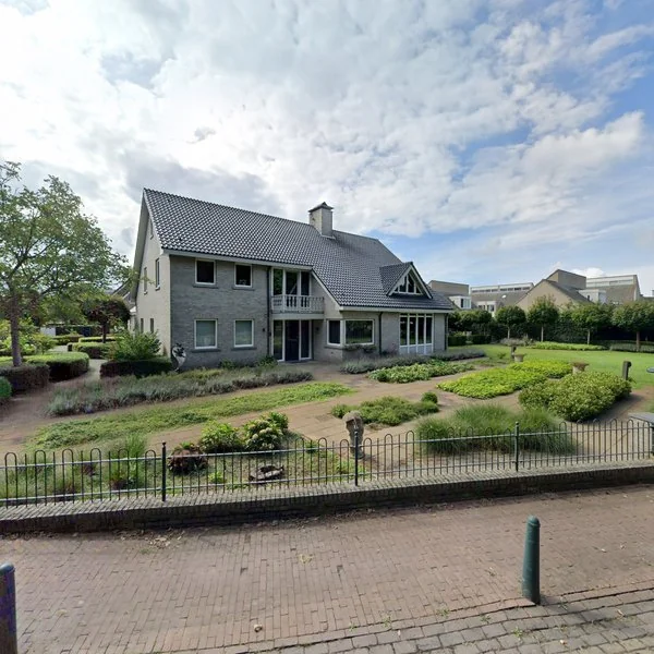 Straatbeeld van Parallelweg 2, 4944AP Raamsdonk