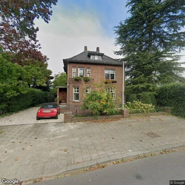 Straatbeeld van Parallelweg 22, 5931PM Tegelen