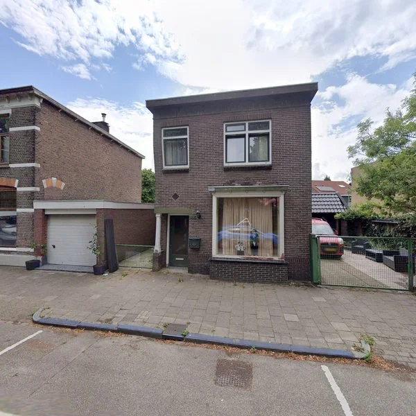 Straatbeeld van Parallelweg 48, 7604TX Almelo