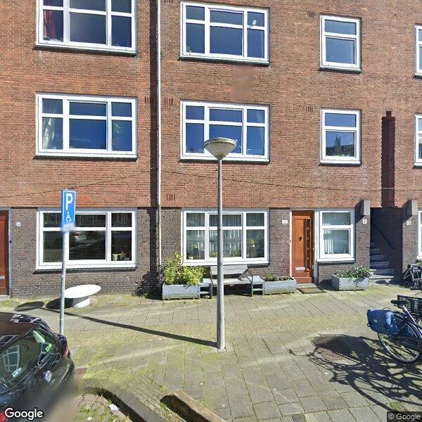 Straatbeeld van Paramariboplein 22, 1058AS Amsterdam