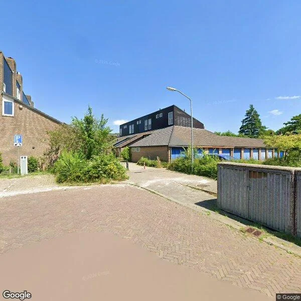 Straatbeeld van Parijseplein 25, 3332SL Zwijndrecht