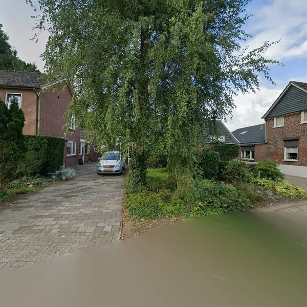 Straatbeeld van Pastoor Meursstraat 10, 7045AE Azewijn