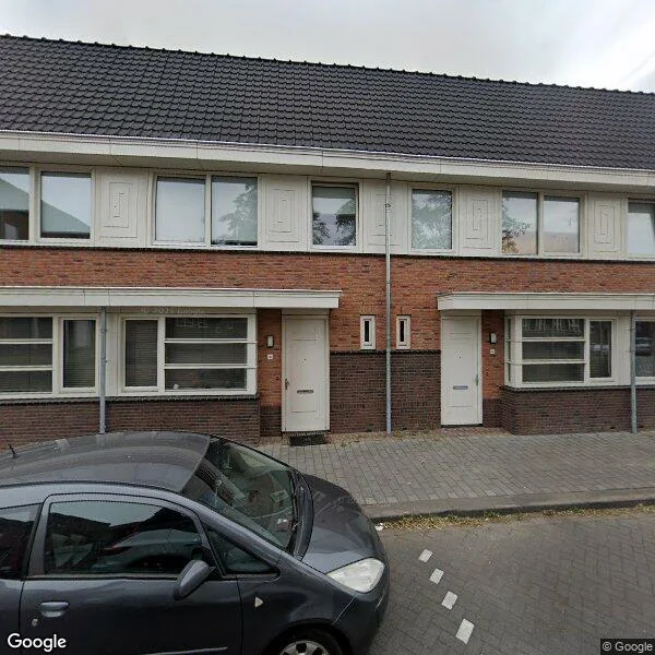 Straatbeeld van Pastoor van Leeuwenstraat 38, 5701JV Helmond